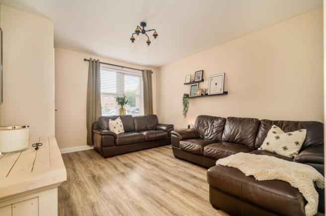 3 bed Semi-Detached for sale Image 4