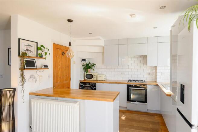 3 bed Detached for sale Image 6