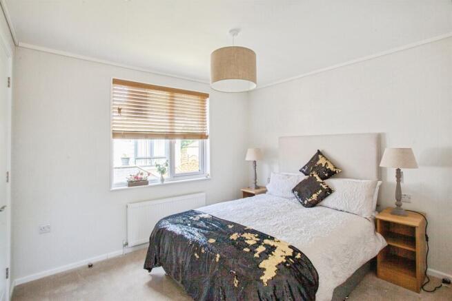2 bed Park Home for sale Image 11