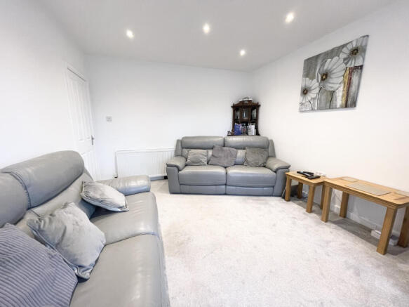 North Drive,  Cleveleys, FY5 photo 3