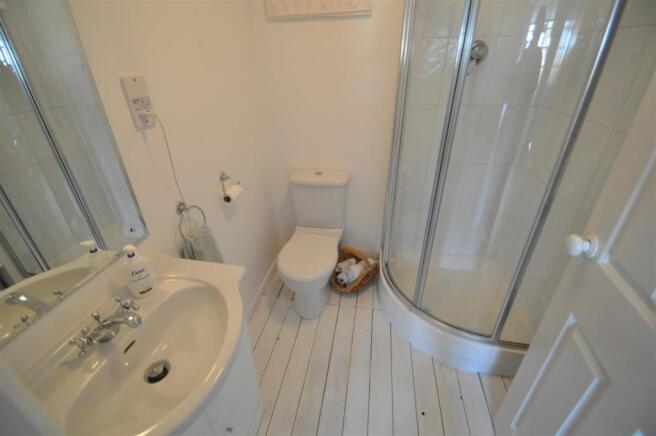 ensuite.JPG