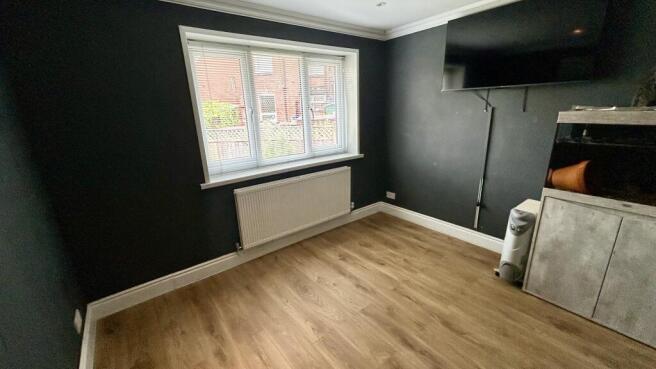2 bed Semi-Detached Bungalow for sale Image 10
