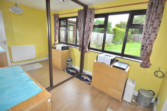 BEDROOM 2