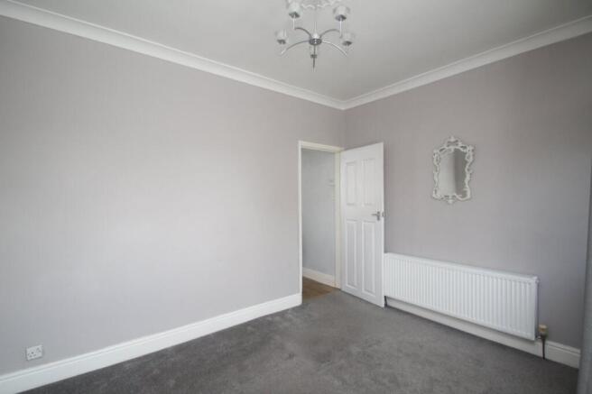 2 bed Terraced to rent Image 4