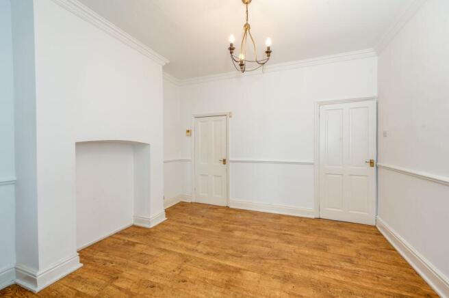 3 bed Terraced to rent Image 6