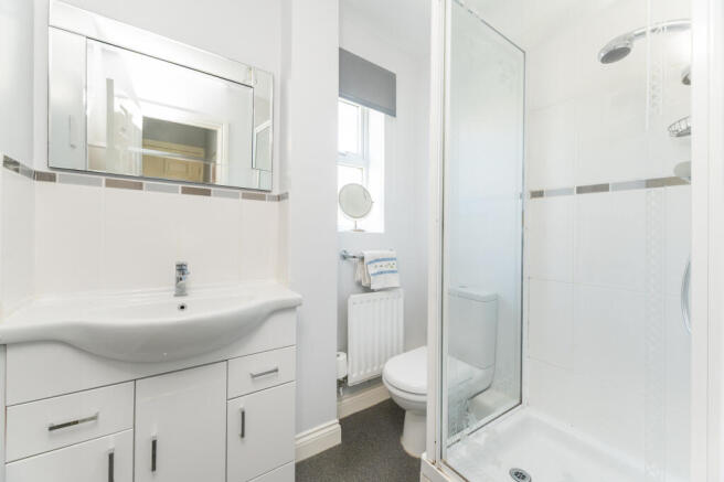 4 bed Detached for sale Image 11