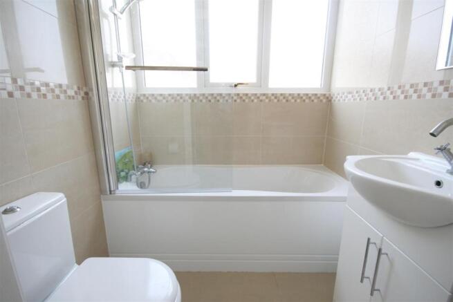 BATHROOM/WC