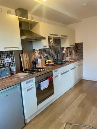 156 St Andrews Road Kitchen.jpg