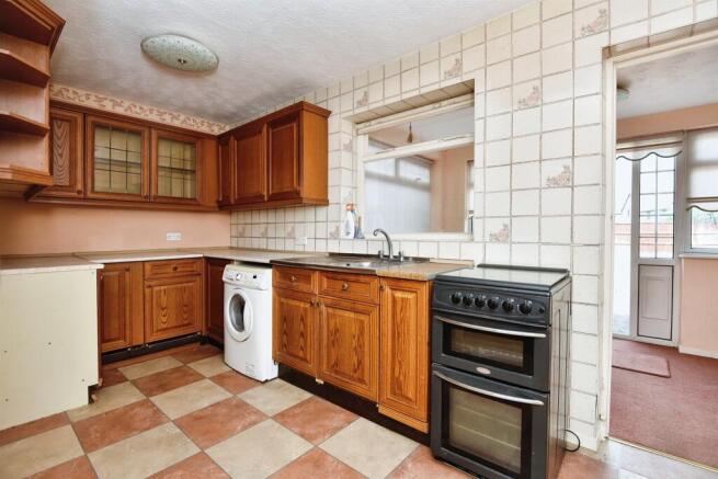 Kitchen: