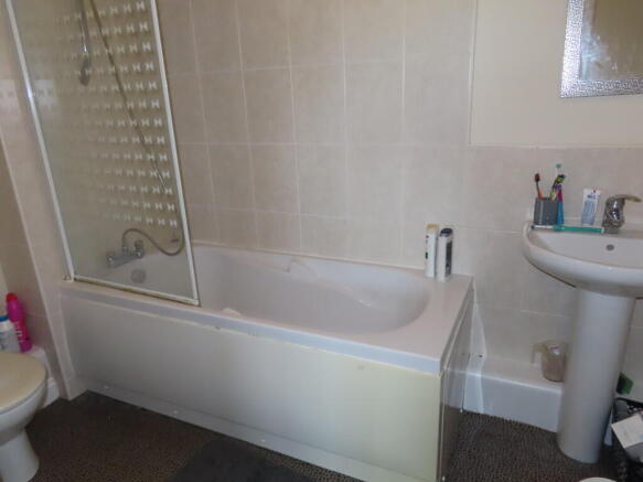 2 bed Apartment for sale Image 12