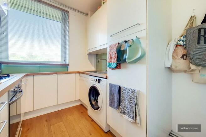 Kitchen (alt)