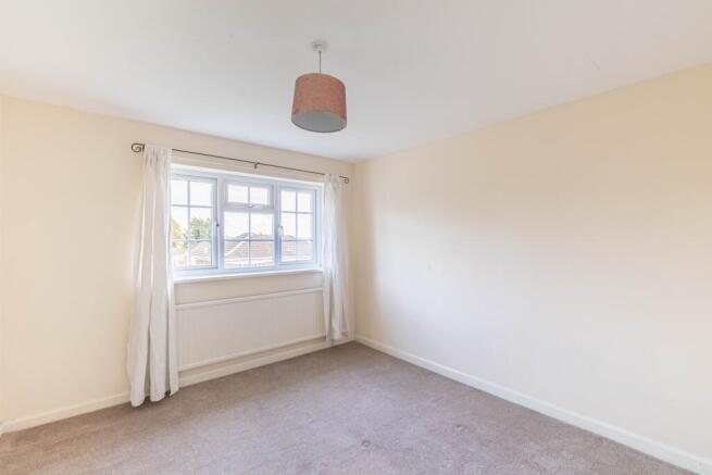4 bed Detached for sale Image 9
