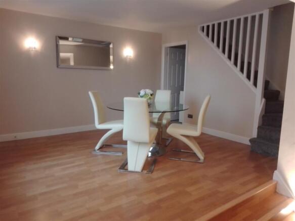 Lounge/Dining Room