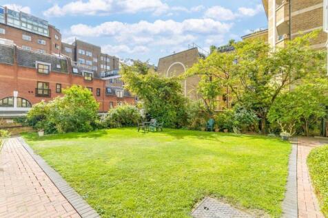 St. Edmunds Court, London