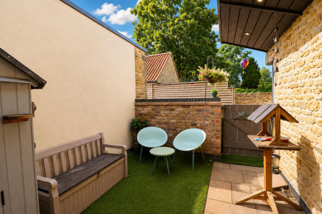 2 bed House for sale Image 9