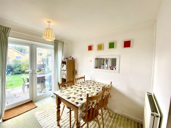 SITTING/DINING ROOM