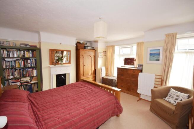 BEDROOM 1.JPG