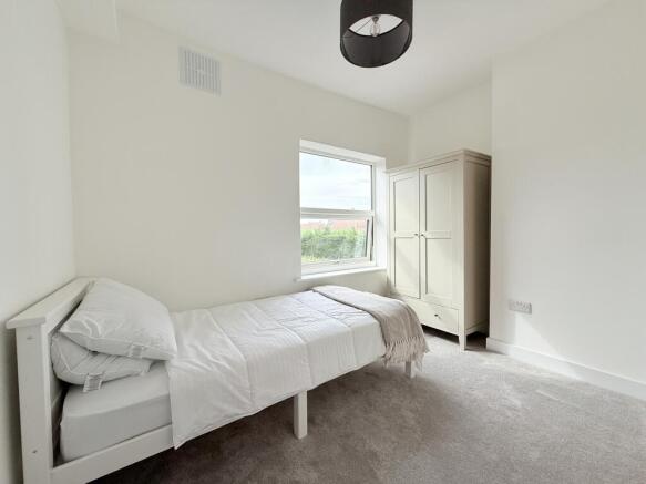 Studio to rent Image 7