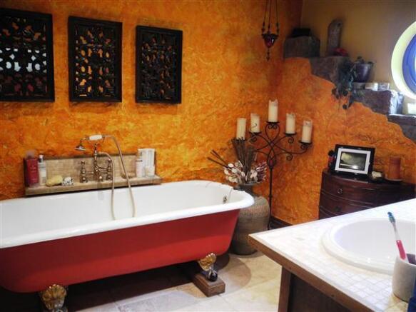 En Suite Bathroom