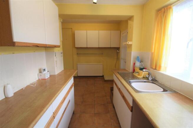 Kitchen 2.jpg