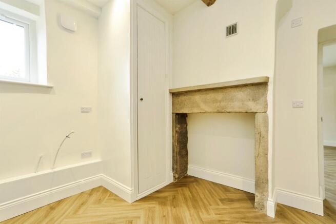 4 bed Semi-Detached for sale Image 11