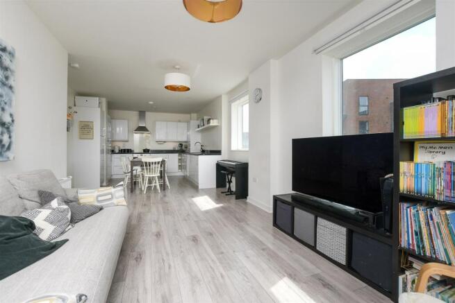 Lounge/Kitchen