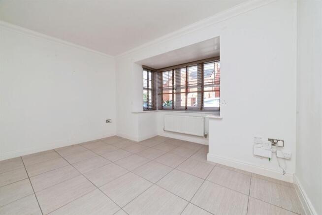 4 bed Detached for sale Image 6
