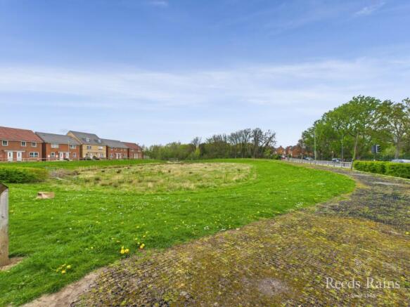 4 bed Semi-Detached for sale Image 9