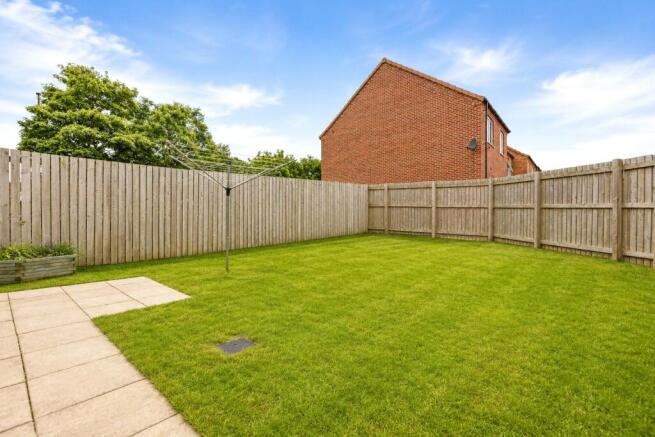 3 bed Semi-Detached to rent Image 9