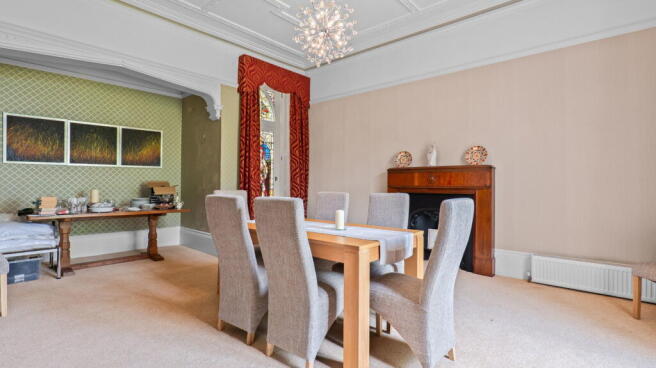6 bed Detached for sale Image 11