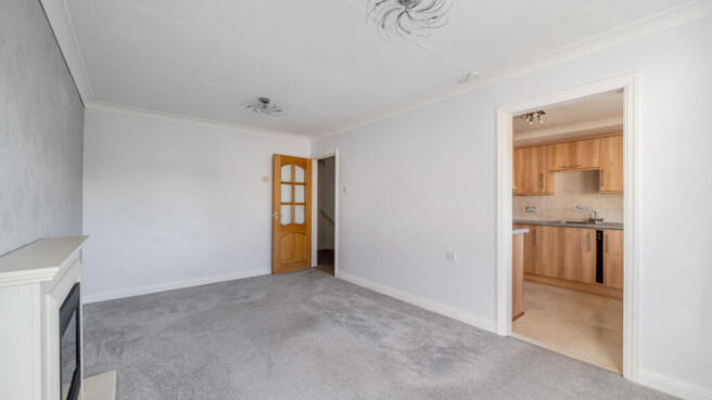 2 bed Flat for sale Image 4
