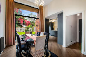 2, Badgers Croft, Whetstone, London N20 8AH