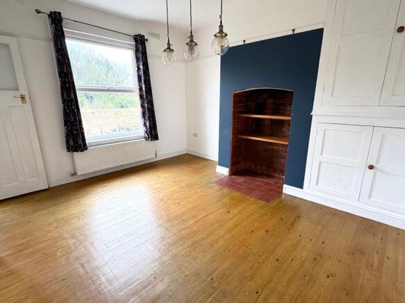 54 Mayfield Road, Ashbourne, Derbyshire, DE6 1AS photo 4