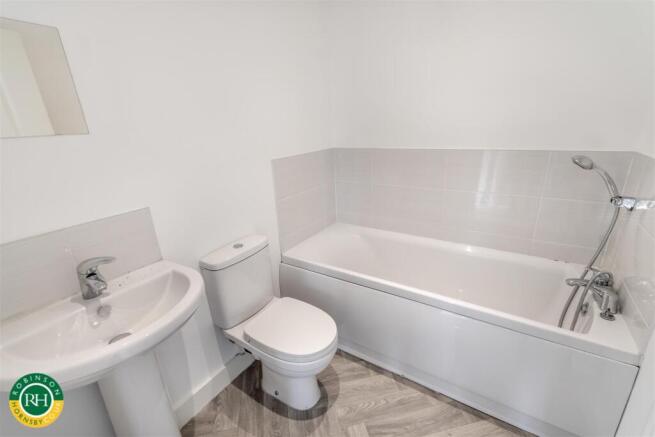 3 bed House for sale Image 10