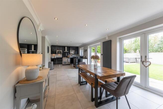 18 Royal Garden-022.jpg