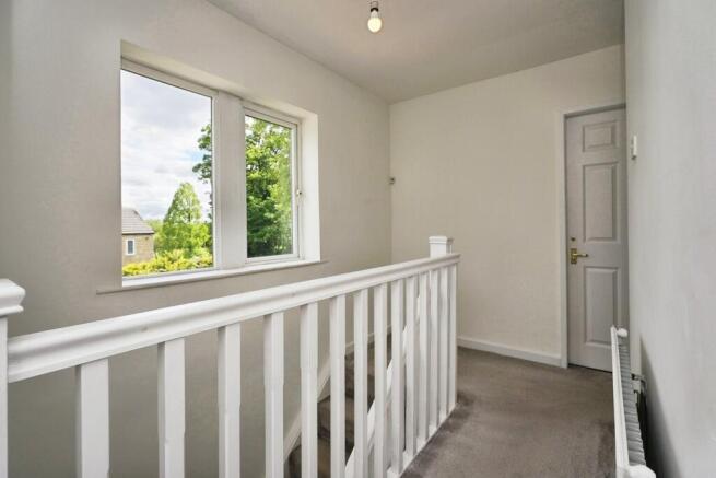 5 bed Detached for sale Image 12