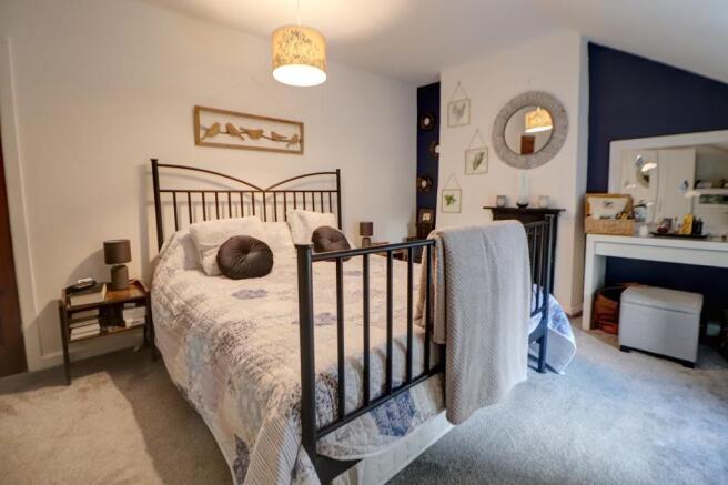 Master Bedroom Pic1