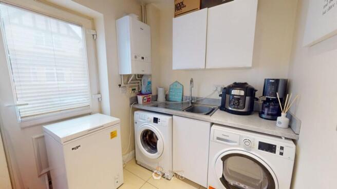 4 bed Detached for sale Image 12