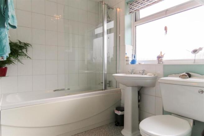 Bathroom.JPG