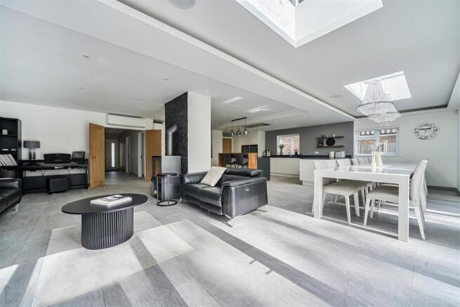Living/Kitchen