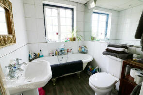 219, Broad Walk, London SE3 8NG