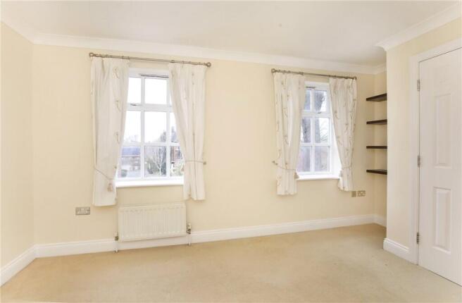 4 bed Terraced to rent Image 7