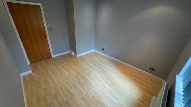 2 bed Apartment to rent Image 10