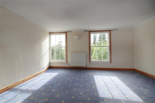 4 bed House to rent Image 7