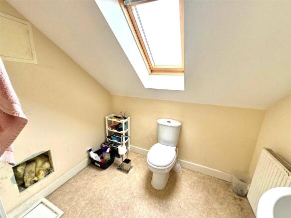 5 bed Town House for sale Image 10