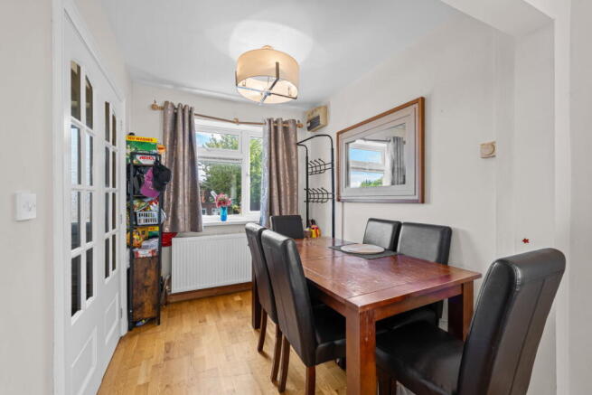 3 bed Semi-Detached for sale Image 10