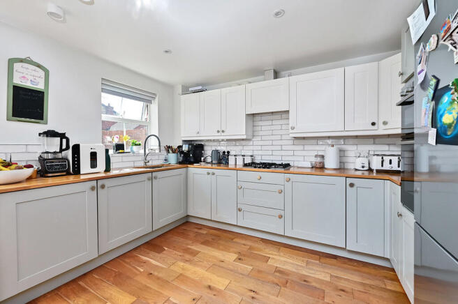 King Henry Road, Fleet photo 4