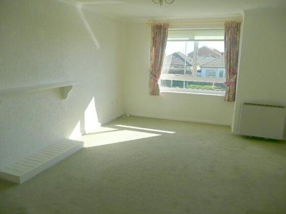 Spacious lounge