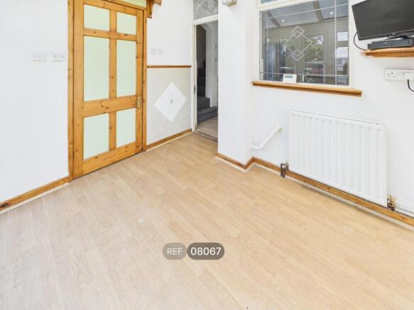 3 bed Terraced to rent Image 5