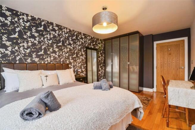 2 bed Flat for sale Image 9